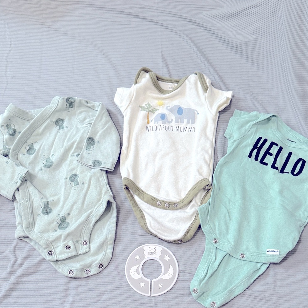 Baby Bodysuit Set with Elephant and Hello Print